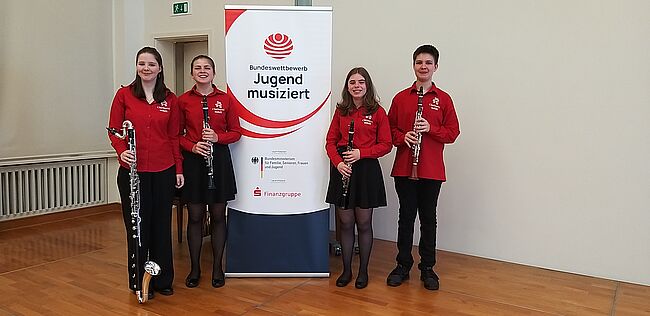 Landkreis Börde / Hermine und Emil Möritz, Zoe Jungbluth und Sissi Franz waren mit ihren Klarinetten beim Bundeswettbewerb "Jugend musiziert" erfolgreich