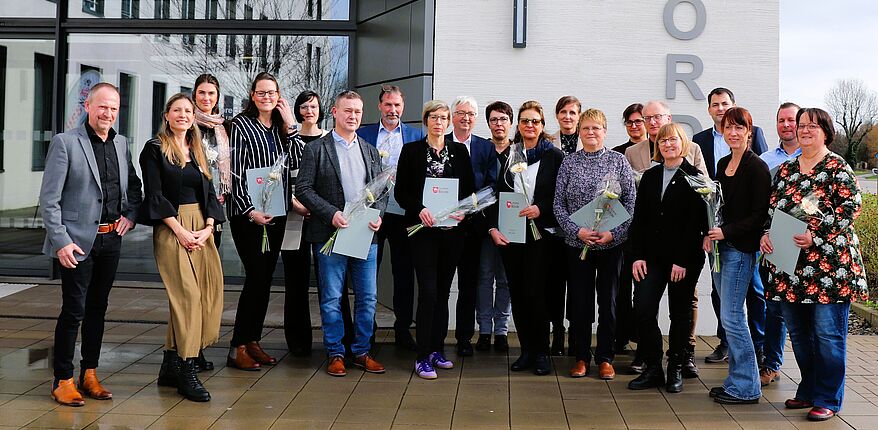 Gruppenbild aller Akteure des Gemeindepsychiatrischen Verbundes Landkreis Börde