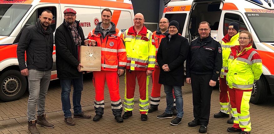 Foto Landkreis Börde / Landrat Martin Stichnoth wünscht allen Mitarbeitern in den Rettungswachen des Landkkreises Börde, hier in Wolmirstedt, frohe Weihnachten und einen guten Start in das Jahr 2023