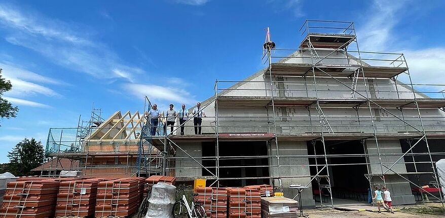 Foto Freiwillige Feuerwehr Farsleben / das neue Gerätehaus der Freiwilligen Feuerwehr wurde am 3. Juni 2022 gerichet. Hier ein Blick auf den Rohbau.