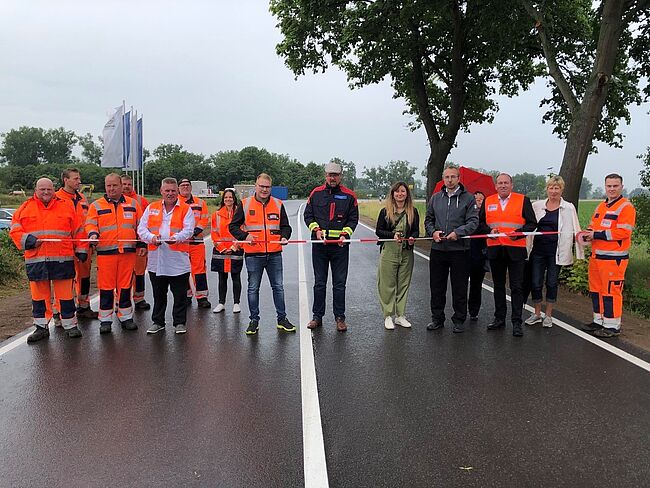 Landkreis Börde / die Kreisstraße Hillersleben Richtung Wedringen ist ab sofort nach der Sanierung wieder für die Nutzung durch den öffentlichen Verkehr freigegeben